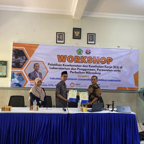 Header Sarna Suryana, S.Pd., M.Pd., Jadi Narasumber dalam Workshop K3 di Laboratorium dan Penggunaan, Perawatan dan Perbaikan Mikroskop di SMK Cordova Margoyoso di Pati Jawa Tengah