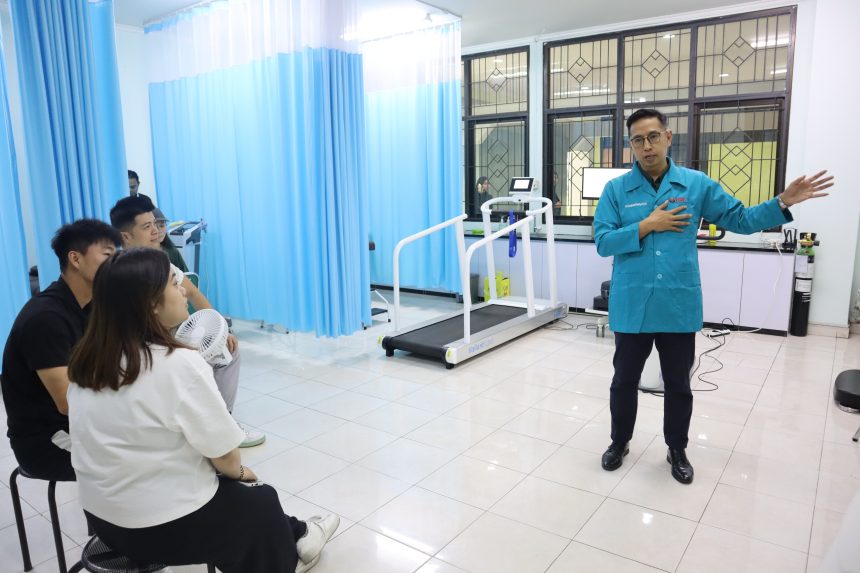 FK UPI Implementasikan Praktikum Fisiologi Olahraga untuk Mahasiswa Asing: Dorong SDG 3 Kesehatan dan SDG 4 Pendidikan Berkualitas