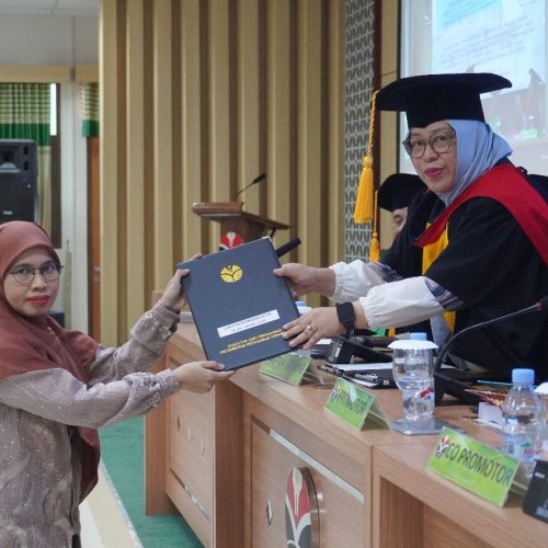 FK UPI Ucapkan Selamat kepada Dr. dr. Euis Heryati, M.Kes. atas Kelulusan S3 Pendidikan Khusus dengan Disertasi Intervensi Berbasis Keluarga untuk Anak dengan Hambatan Penglihatan Mendukung SDGs