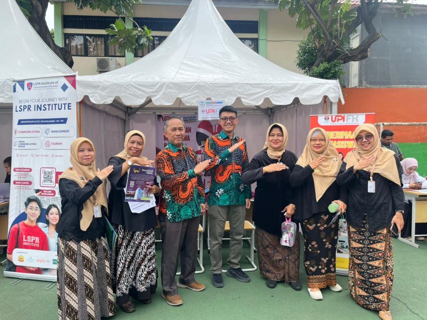 FK UPI Berbagi Informasi Pendidikan Kedokteran di Edufair SMAN 44 Jakarta