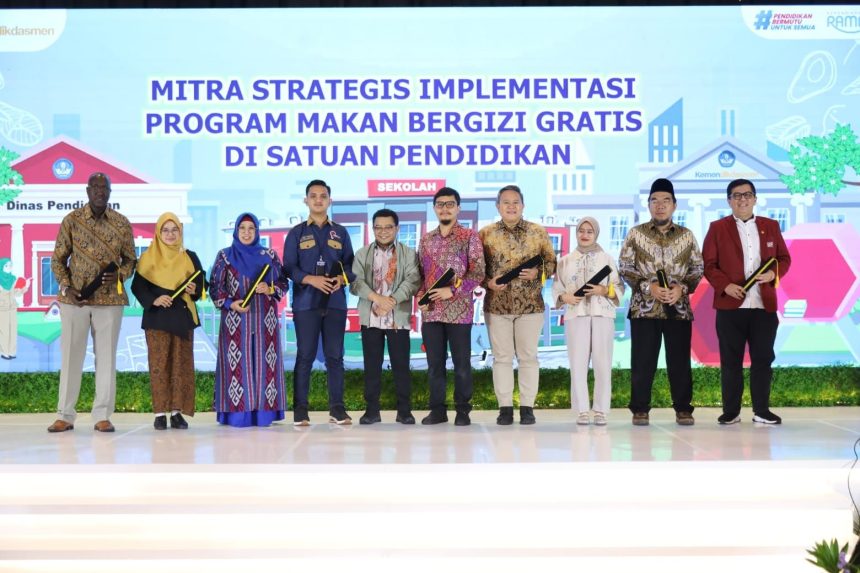 WhatsApp Image 2025-12-10 at 10.22.58 Sinergi Pendidikan dan Medis: FK UPI Menggerakkan Revolusi Gizi dan Kesehatan Sekolah melalui Program “UKS Modern”